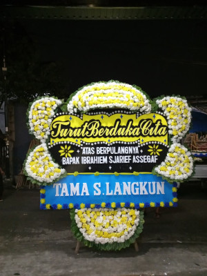 Papan Bunga Duka di Cipamokolan